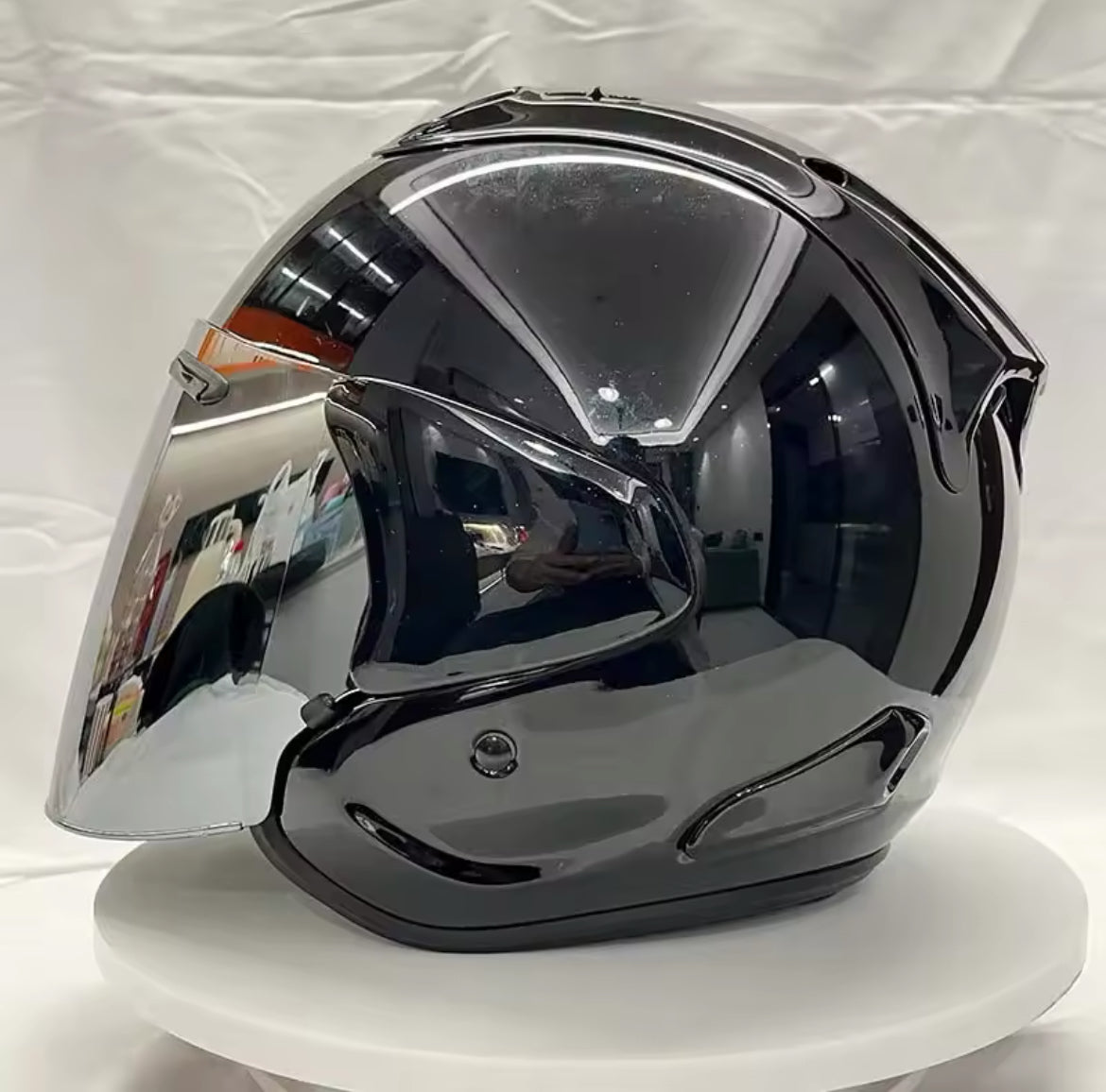 Casque Noir brillant avec visière Iridium Grise VZ-Ram AraiForge®
