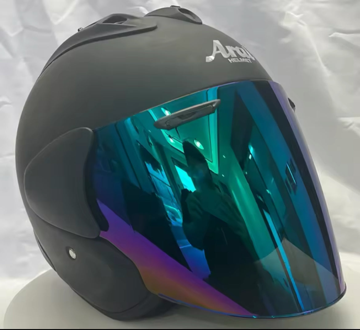 Casque Noir matt avec visière Iridium Verte VZ-Ram AraiForge®